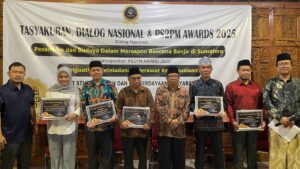 Drs. KH. Mudrik Qori MA dan Dr Zaimuddin MSI Penerima PS2PM AWARD 2025 3