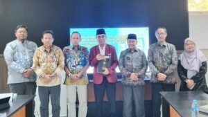 KH. Mudrik Qori Resmi Mendapat Gelar Doktor - www.swarnaberita.com