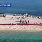 Jelang HUT ke-81 RI, Bendera Merah Putih 81 Meter Membentang di Pulau Makassar
